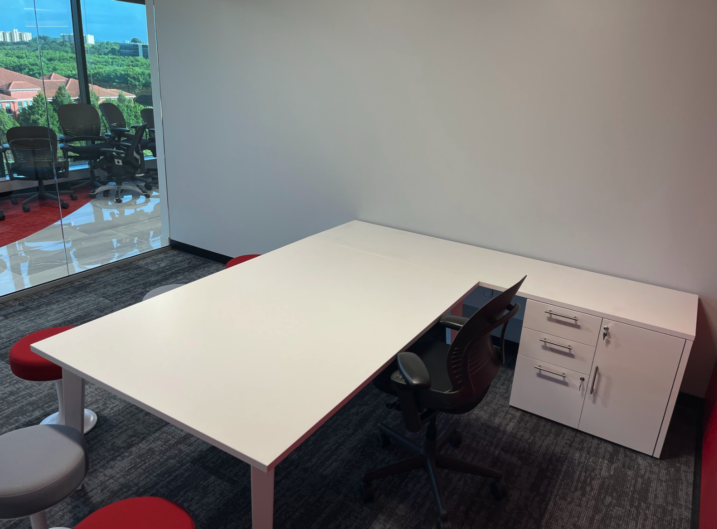 KUL l-shaped desk with bbf and storage