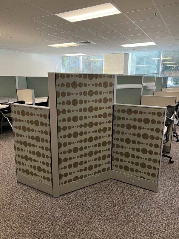 Cubicle liquidation 36 Knoll workstations 120 degree worksurface, 56in high panels, 1 mobile BF w/cushion from KUL office furniture